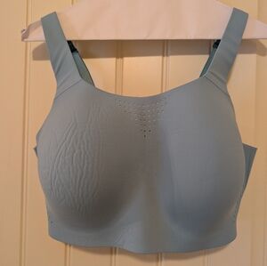 Seamless Light Turquoise Sport Bra